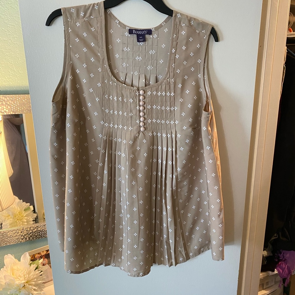 Cute beige tank top